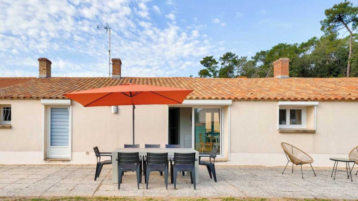 Les Conches House | NEW, close to the beach! Charming family home - 9 pers