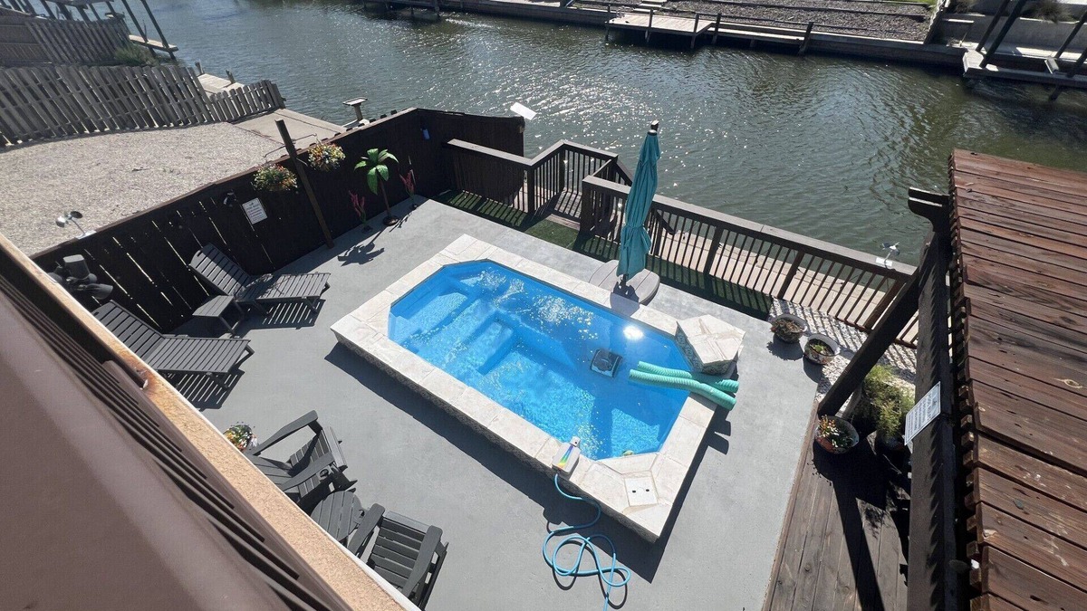 Corpus Christi House | NEW Coastal Bliss, Sleeps 11, Pet friendly, HEATED pool, GREEN light fishing!