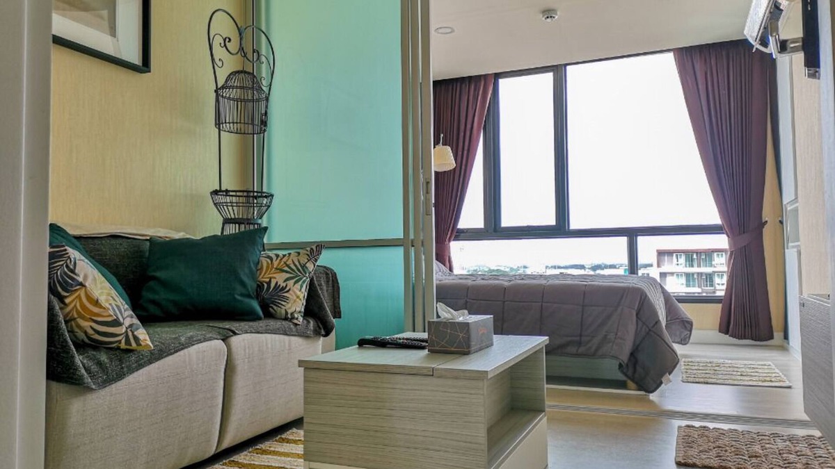 Bangkok Apartment | New Condo Pool & Gym near Fashion Island Mall