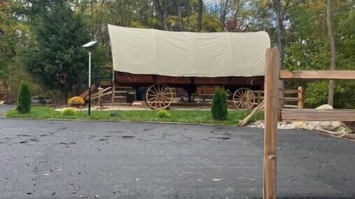 Peculiar Cottage | New Conestoga 1843 Wagon
