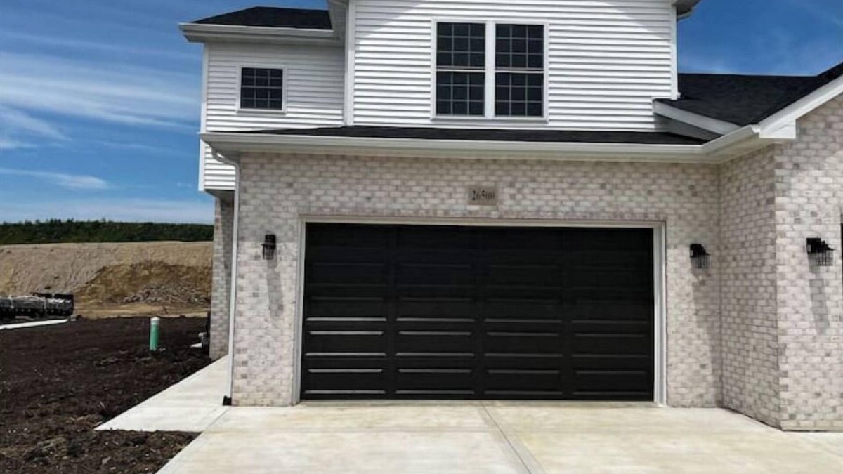Channahon House | New Construction, Full High-end Duplex 3 bd 2.5 Ba