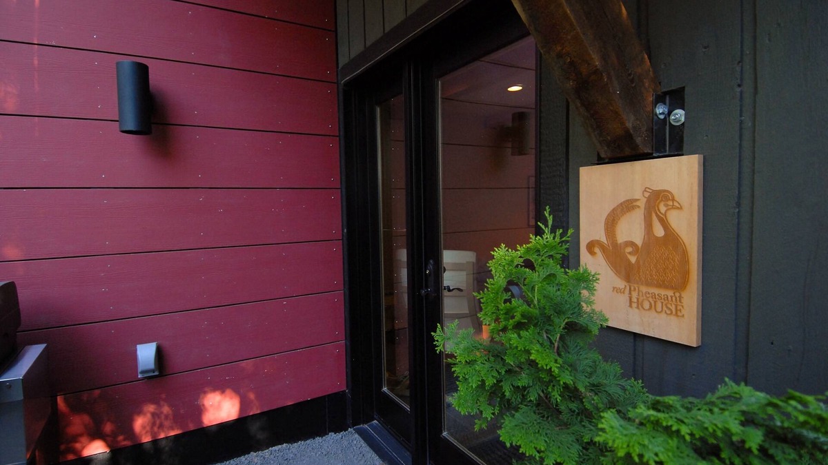 Moscow Apartment | New! Contemporary guest house. Experience the private, peaceful setting.
