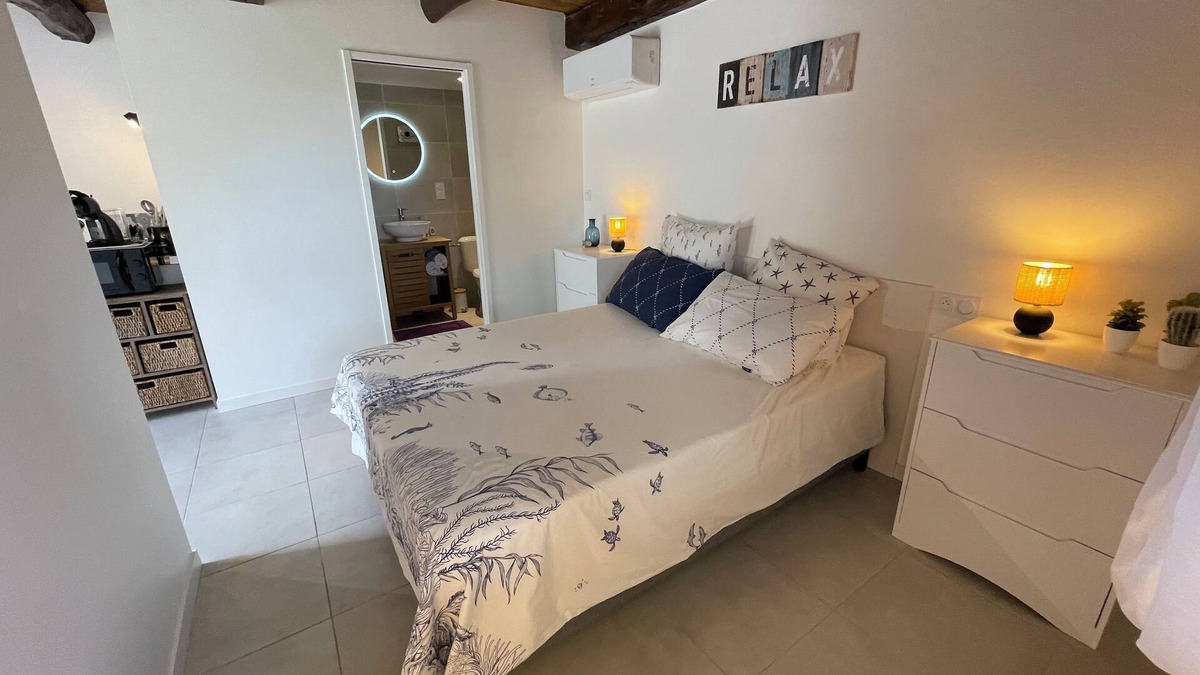 Sainte-Alauzie Apartment | New cosy gîte with swimming pool in the south of the Lot