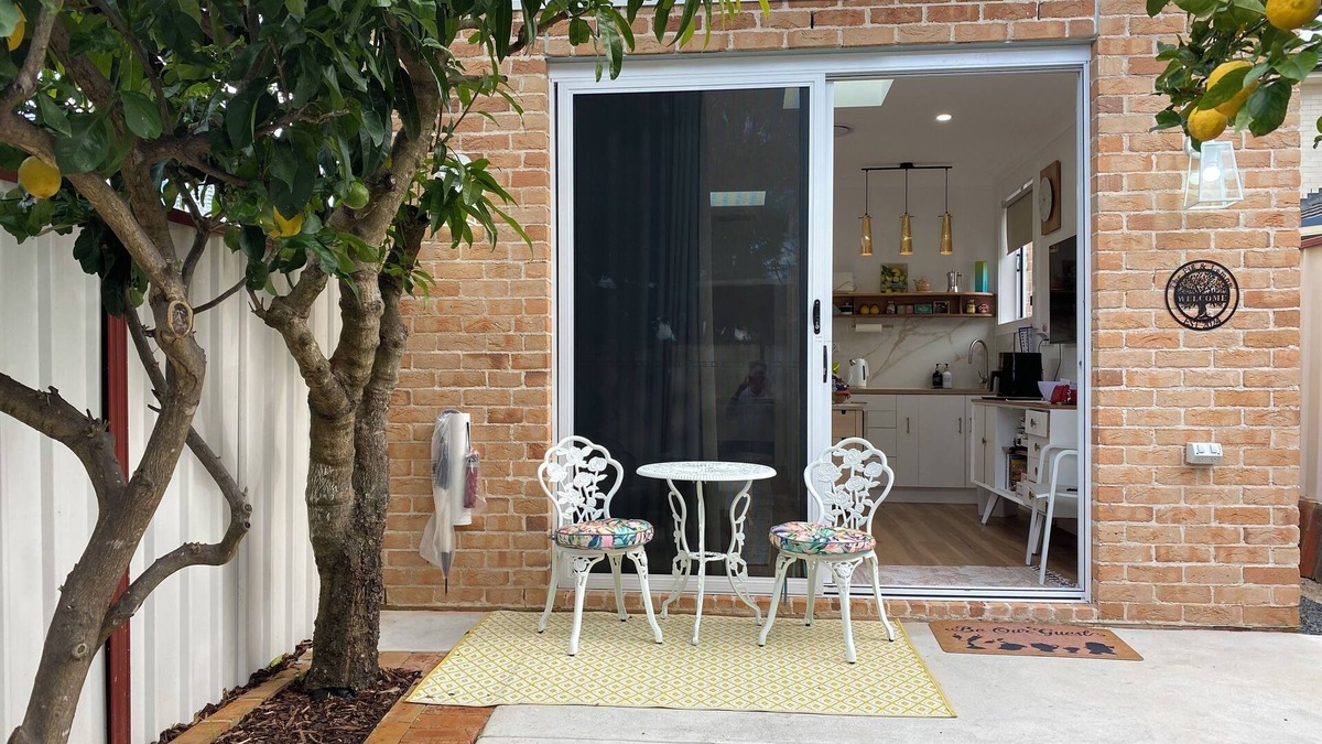 Parramatta Cottage | New cosy guesthouse in Parramatta with parkingnNear transport/uni/stadium/museum