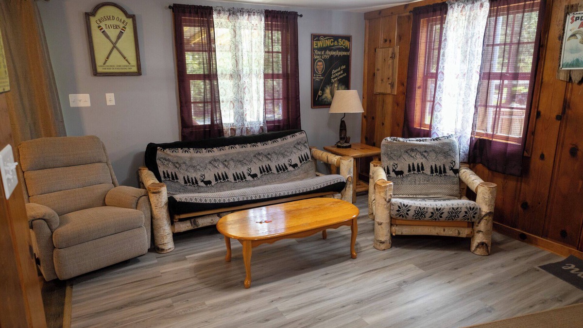 Benton Apartment | New Cottage 5 at the King Creek Lodge and Marina