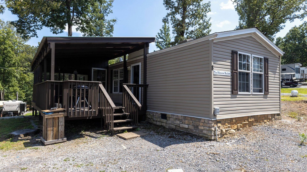 Benton Apartment | New Cottage 8 at the King Creek Lodge and Marina