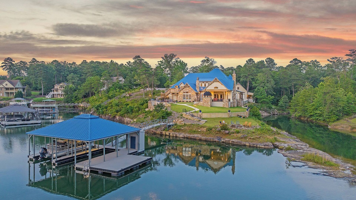 Arley House | NEW! Country Villa: Dock, Pool, Spa, Waterfall, Grotto, Firepit, Fishing hole.