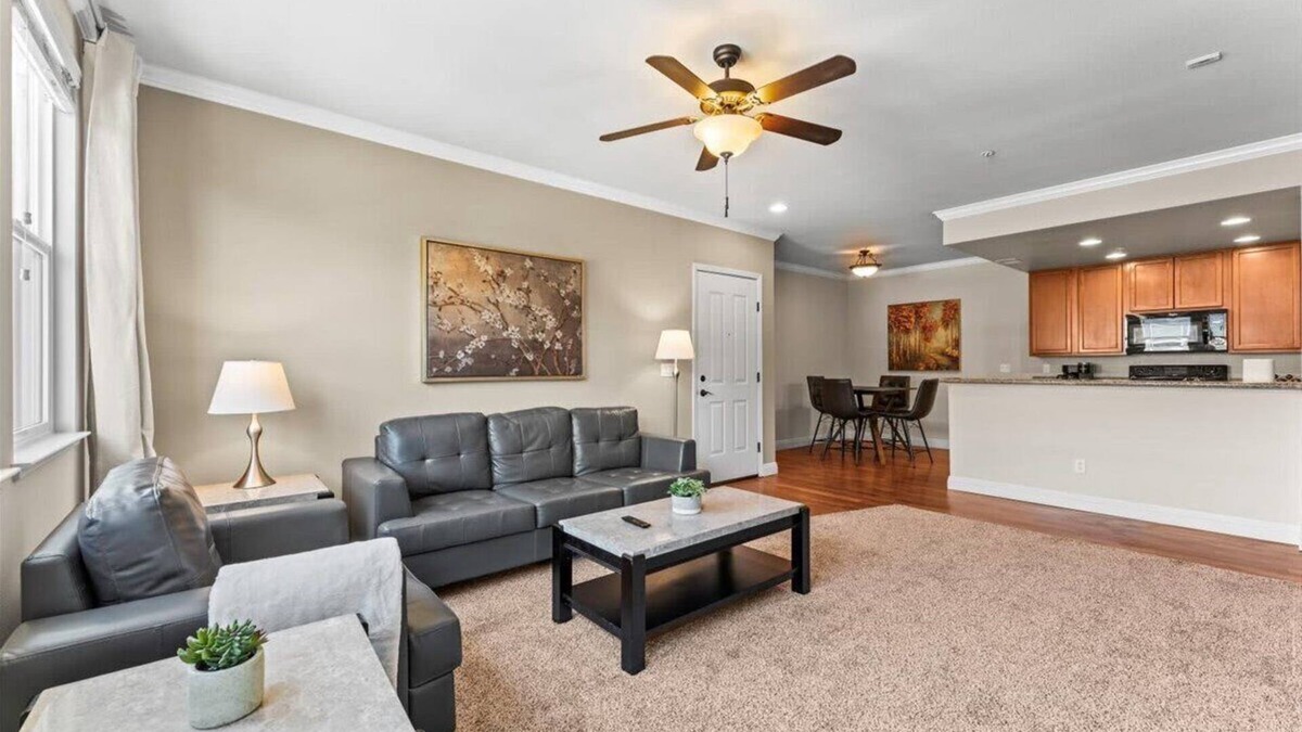 Reno/Tahoe Airport Apartment | New Cozy 1BR | Heated Pool, Spa & Sauna Access