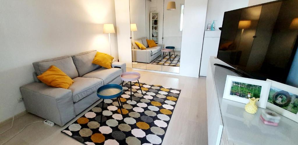 Popesti-Leordeni Apartment | New Cozy Apartment 3 min to subway 24h/7 self check-in