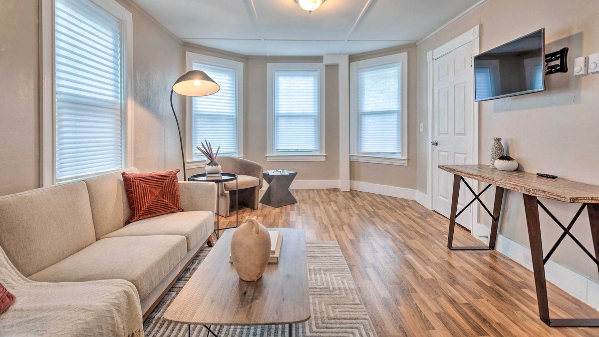 Attleboro Apartment | New! Cozy-chic Attleboro Apt: 1 Mi to Dining & Zoo