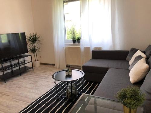 Spora Apartment | New cozy flat for 6 Pick fresh fruit from the garden