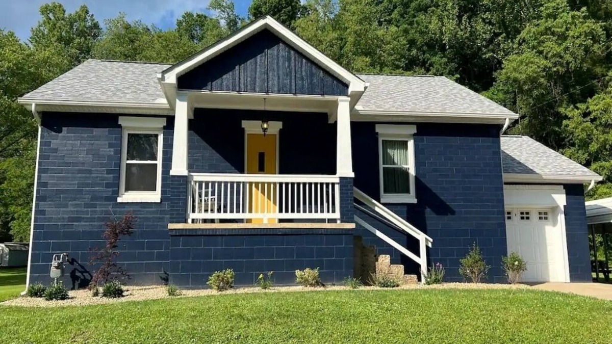 Nelsonville Cottage | New - Cozy Hocking Hills Cottage w Hot Tubnn