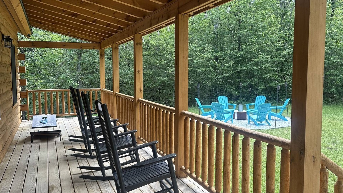 North Haverhill Cabin | New Cozy Log Cabin w/King bed in White Mountains