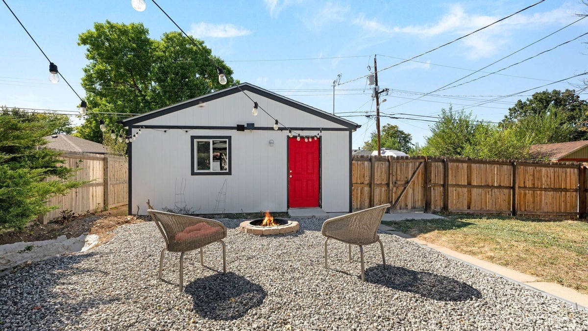 Aurora House | New! Cozy Lower-Level, Pet-friendly Retreat