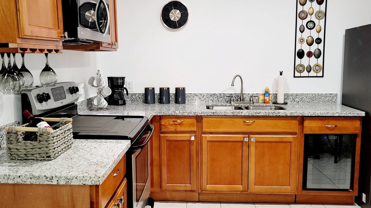Slidell House | New, Cozy & peaceful stay, 30 minutes from New Orleans. Family and pet friendly!