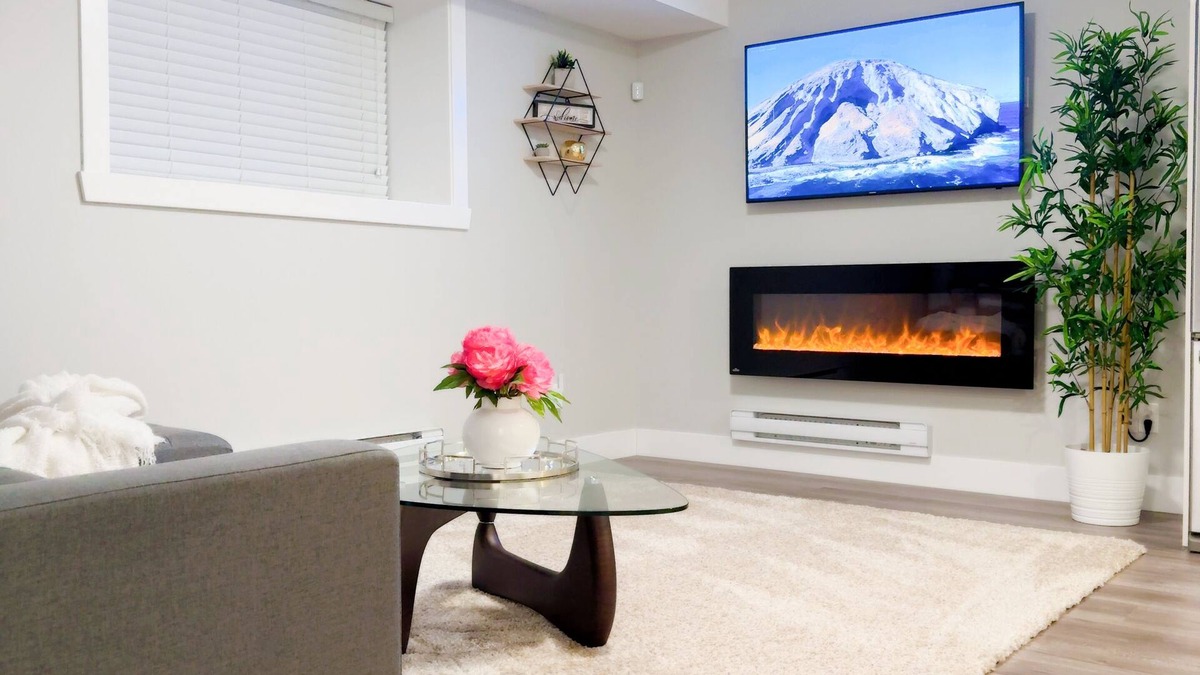 Maple Ridge House | New Cozy Private Guest Suit with full kitchen