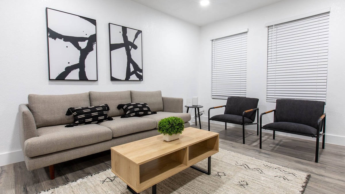 Northglenn House | NEW Cozy Renovated Townhome | 25 min to Denver