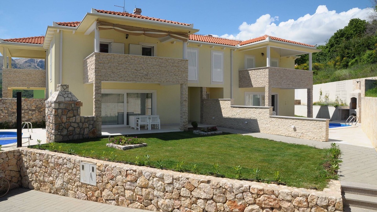 Jurandvor Villa | New cozy Vila with great heated Pool and Stone barbeque