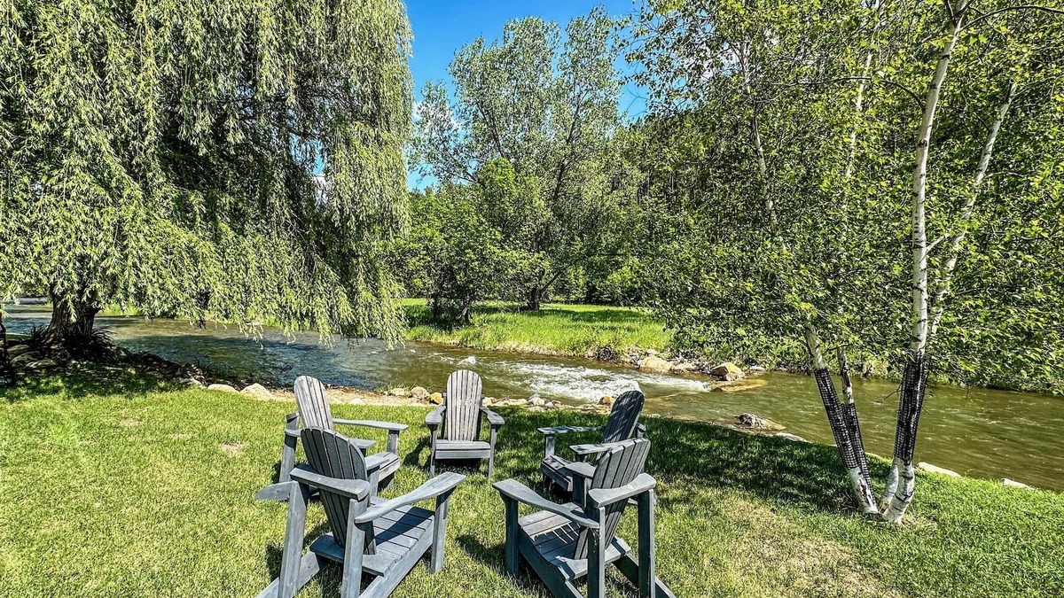 Colonial Pine Hills House | New! Creekside Estate in Magic Canyon