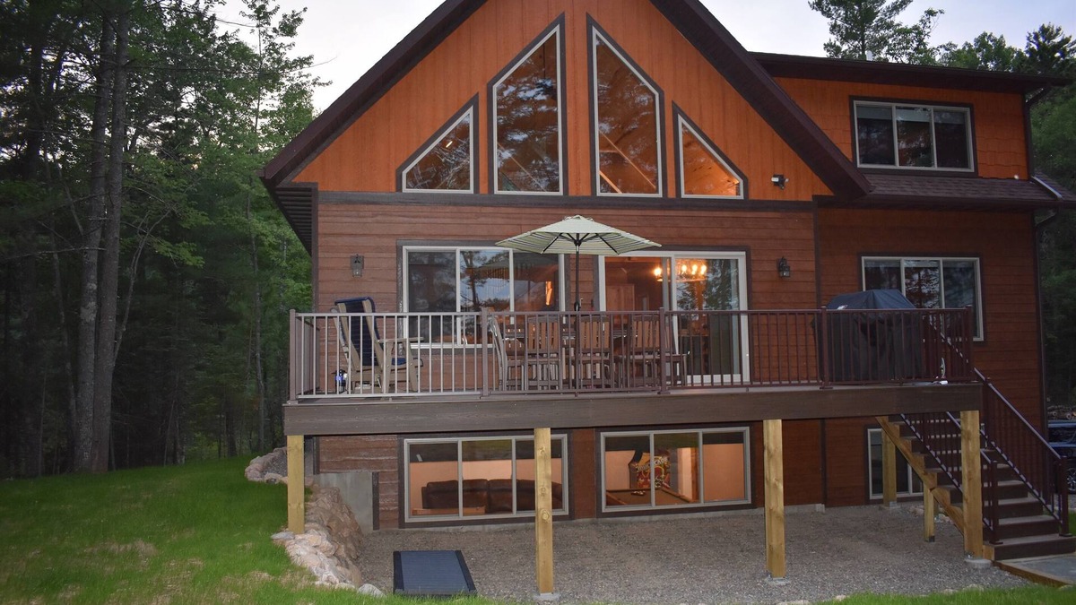 Conover House | New Custom Built 5 BR, 3.5 Bath Home on Upper Buckatabon Near Eagle River
