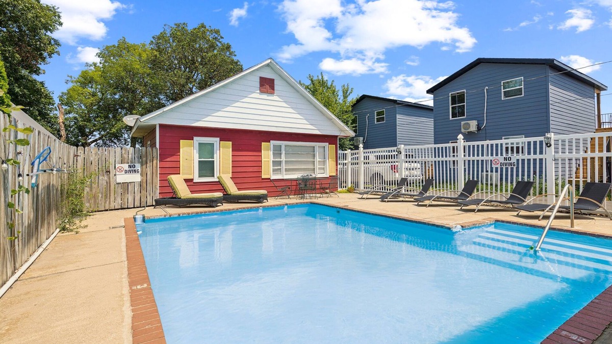 Monticello Apartment | NEW! Dave's Last Resort Lakeside - Long Stay Discount - Comfy Cabin 5