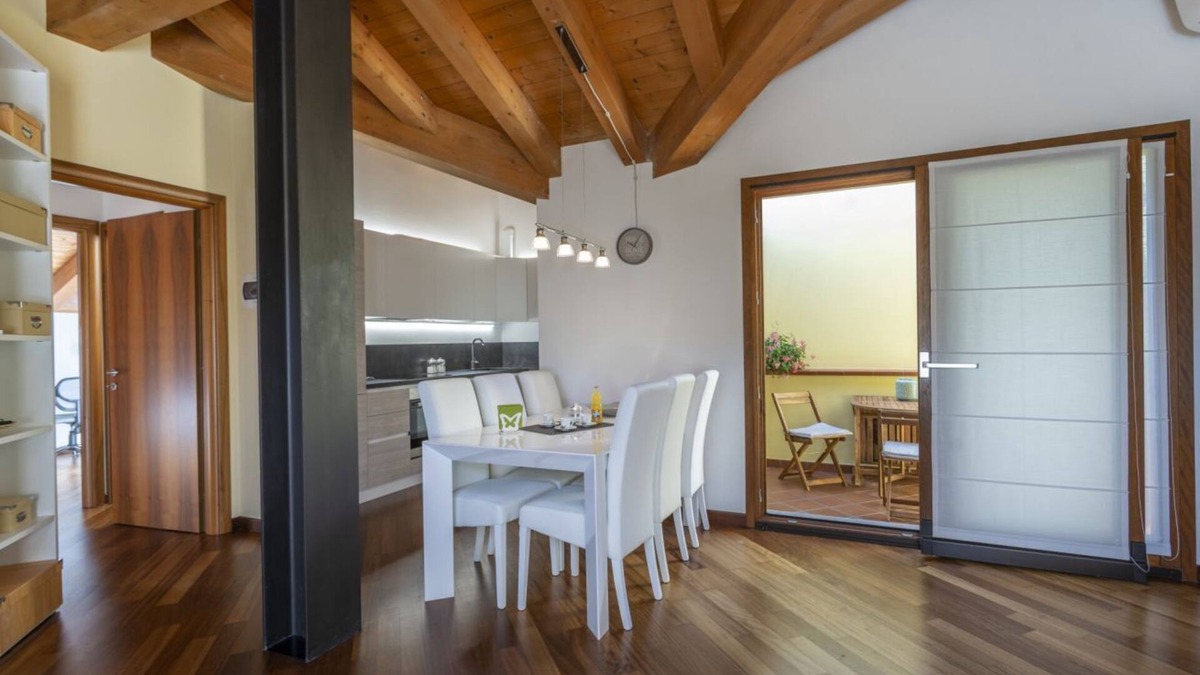 Palmanova Apartment | New Deal-APT with terrace, hot tub & Netflix