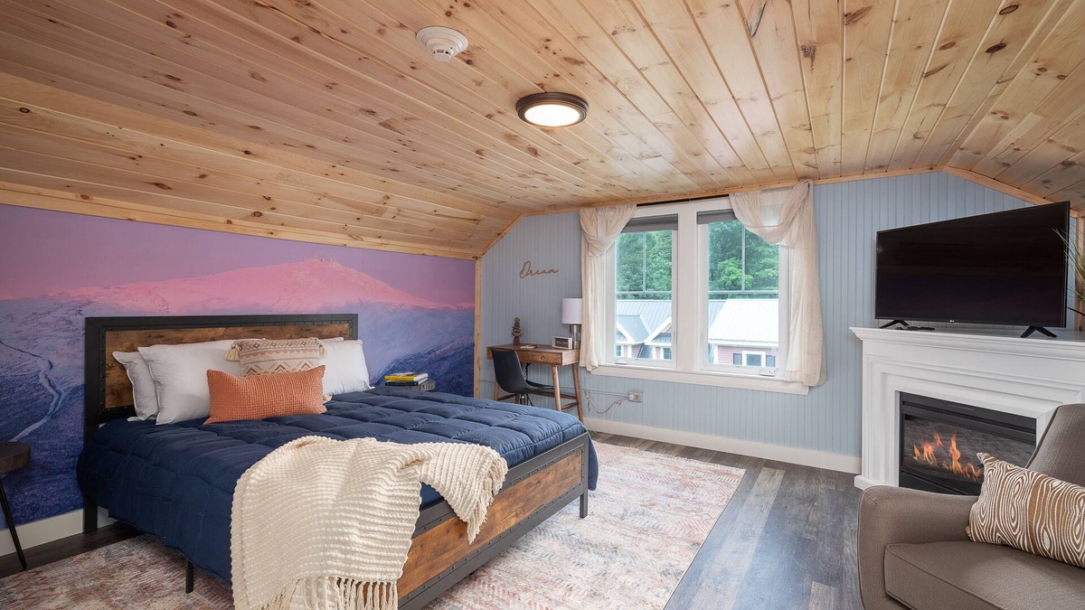 Intervale Apartment | NEW! Deluxe 2 bedroom w/coffee bar close to skiing, hiking, biking & N. Conway