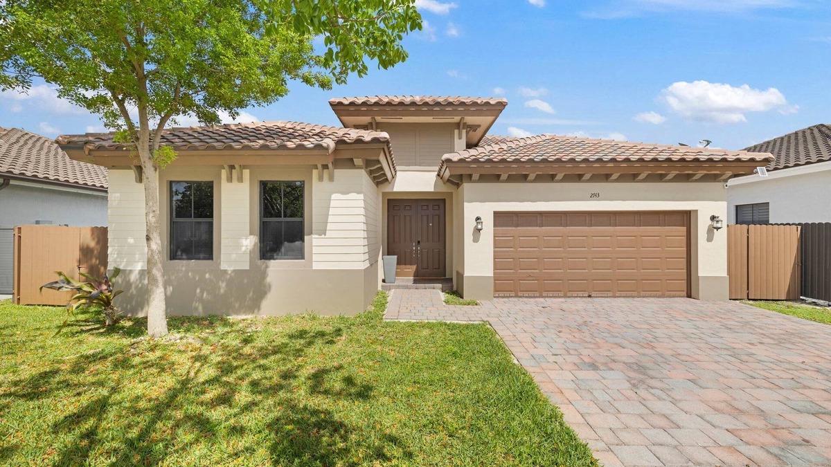 Tamiami House | New Designer Home In The Heart Of Miami