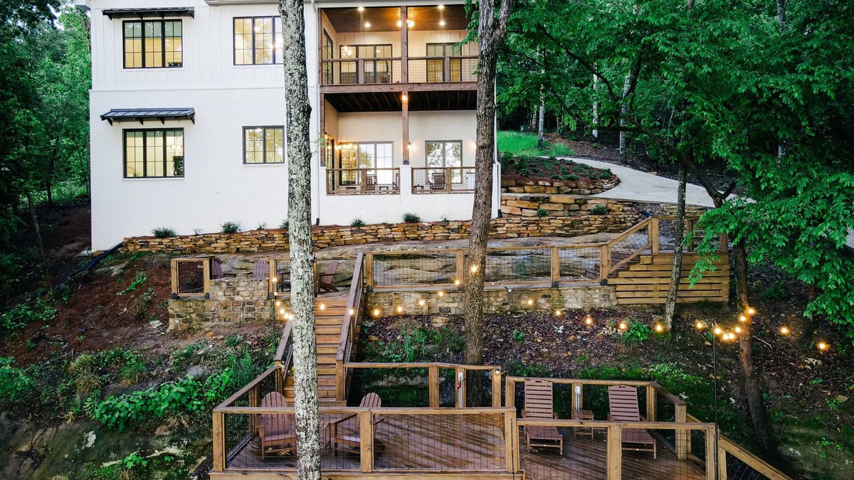 Arley House | NEW: Dwell at Smith Lake: Luxury Lake Home, Sleeps 22, Kayaks + Water Slide!