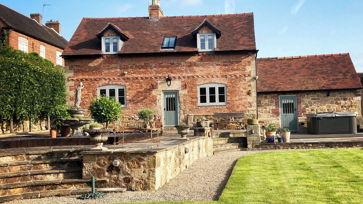 Melbourne Cottage | NEW ELMS FARMHOUSE, pet friendly in Melbourne, Derbyshire