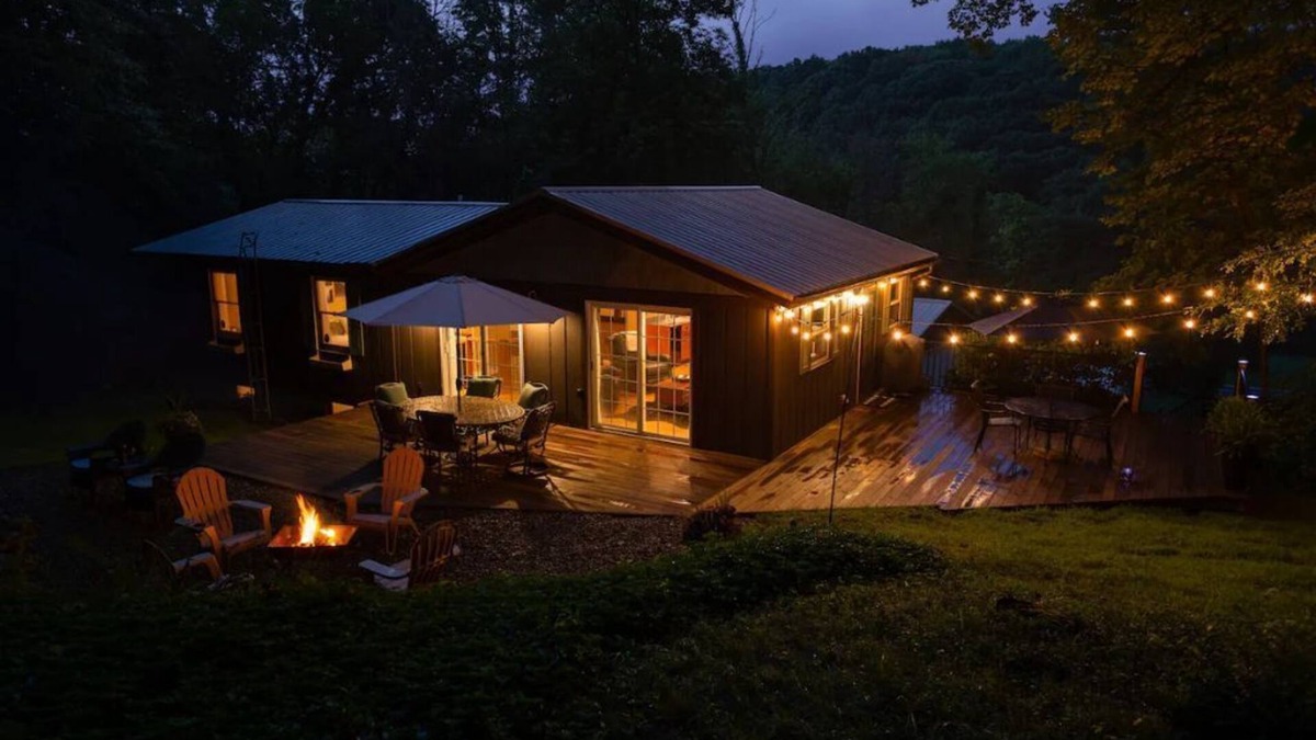 Perrysville Cottage | NEW Enchanting Mohican Getaway w/Poker&Pool Table