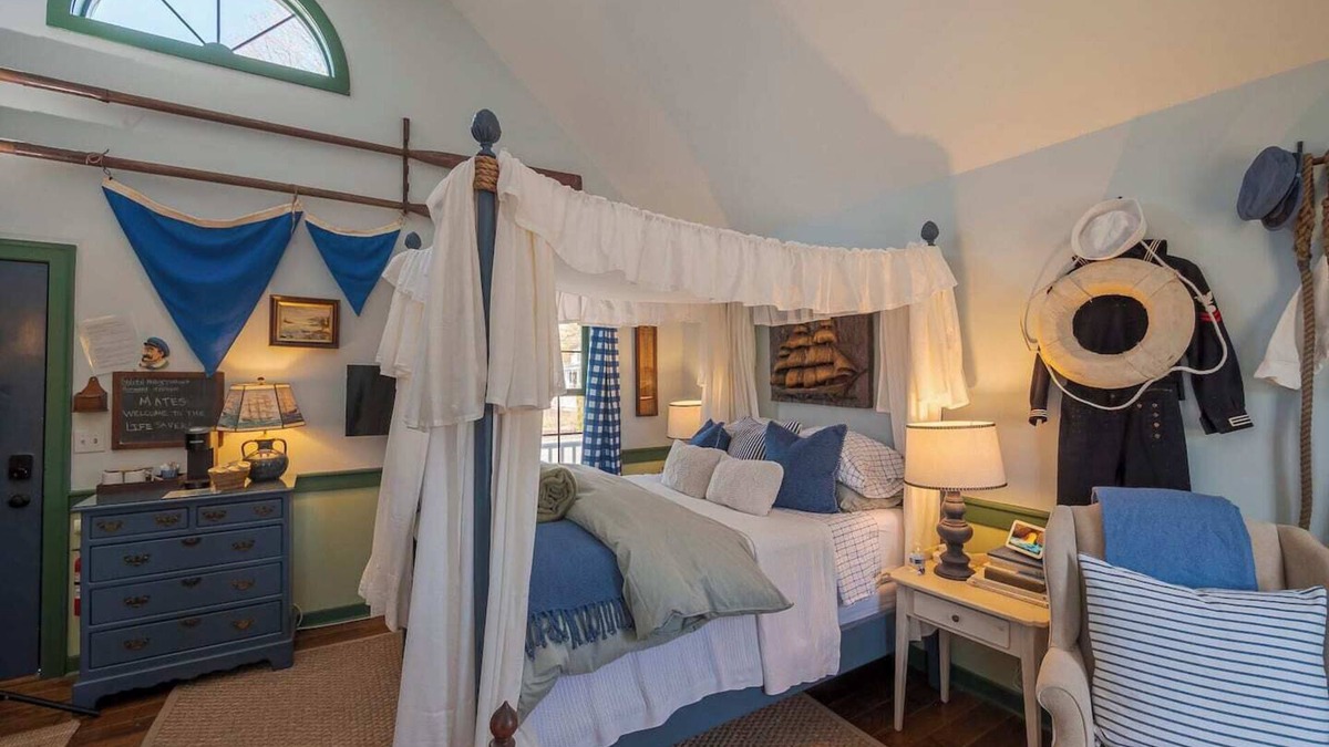 Stonington Apartment | New England Hospitality at the Carriage HousenMystic Vacation Rentals LLC