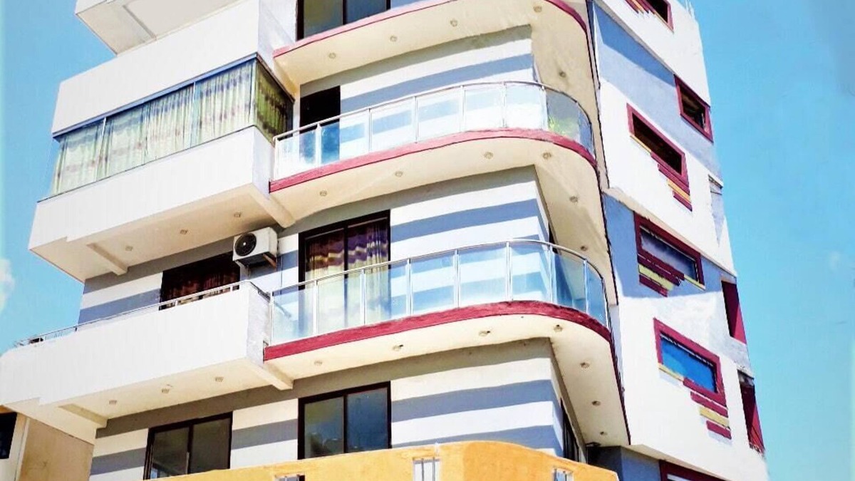 Nugegoda Condo | New Fully Furnished 3 BR AC Condo with Hot tubs with Power Backup in Colombo