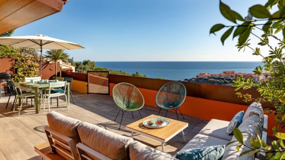 Collioure Apartment | New F3, large terrace facing the sea