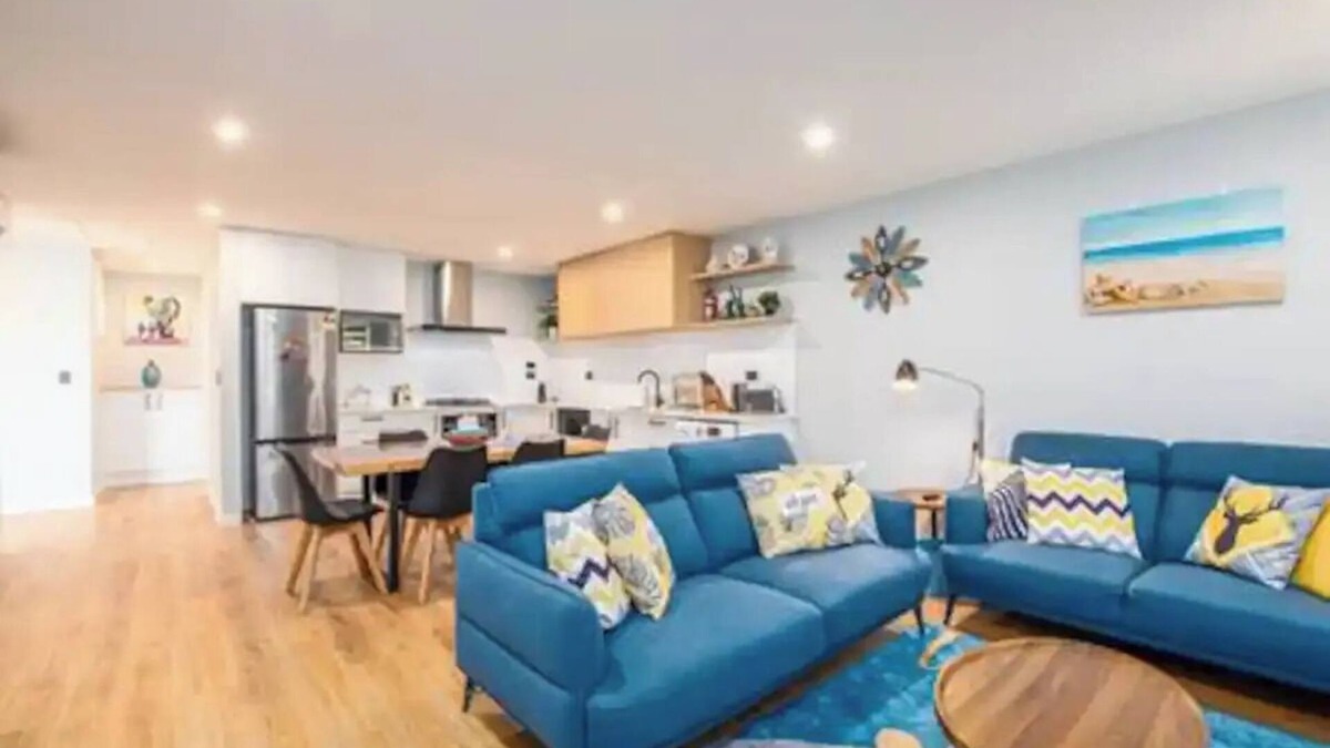 Lake Tekapo Apartment | New, family friendly warm/3bedroom3bathroom/kingbed, mountain view/unitB