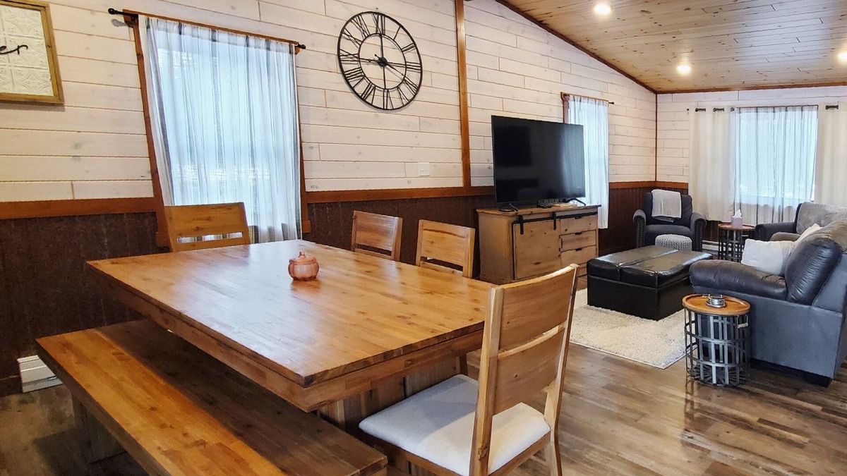 Seeley Lake House | New Farmhouse Chic Cabin - Minutes from Lakes, Rivers, & Recreation - Sleeps 6