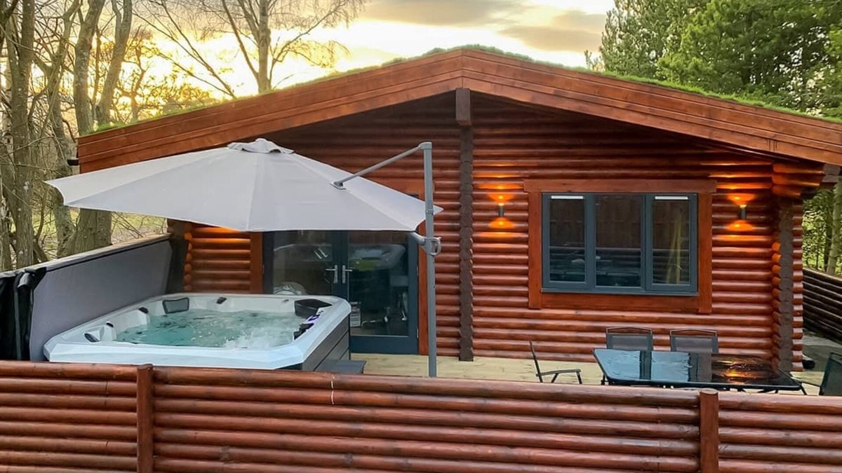 Kinclaven House | New for 2019. Contemporary caravan with one double and two twin.
