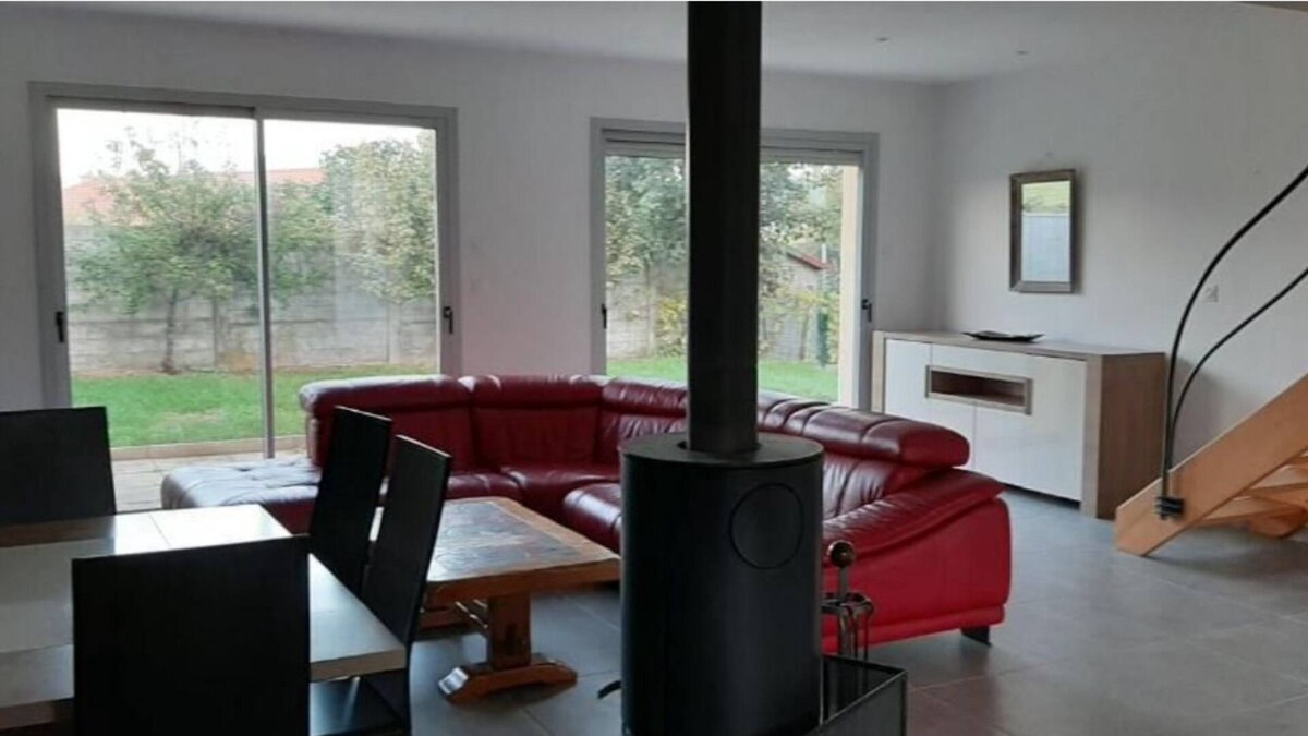 Saint-Symphorien-sur-Coise House | New villa in the mountains of Lyon