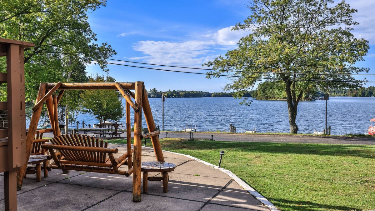 Minocqua Condo | NEW! Fully remodeled condo on Lake Minocqua!