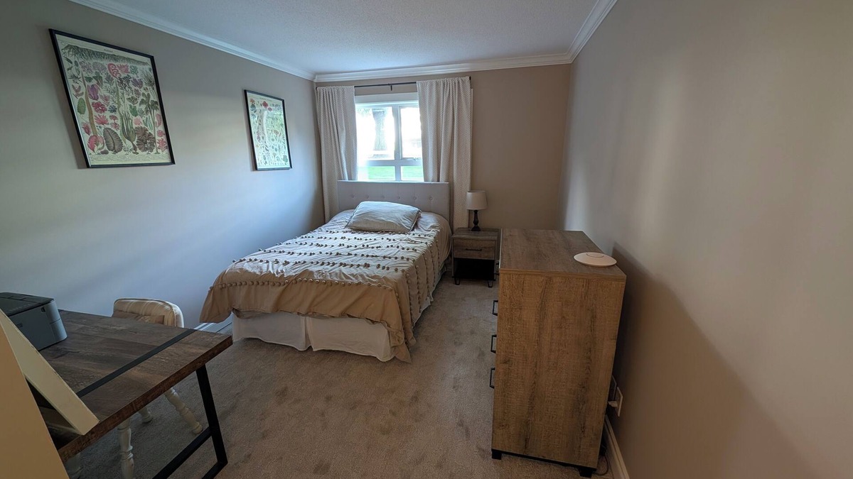 Hillside - Quadra - Downtown Blanshard Condo | New, fully renovated, modern condo in the vibrant Quadra Village neighbourhood