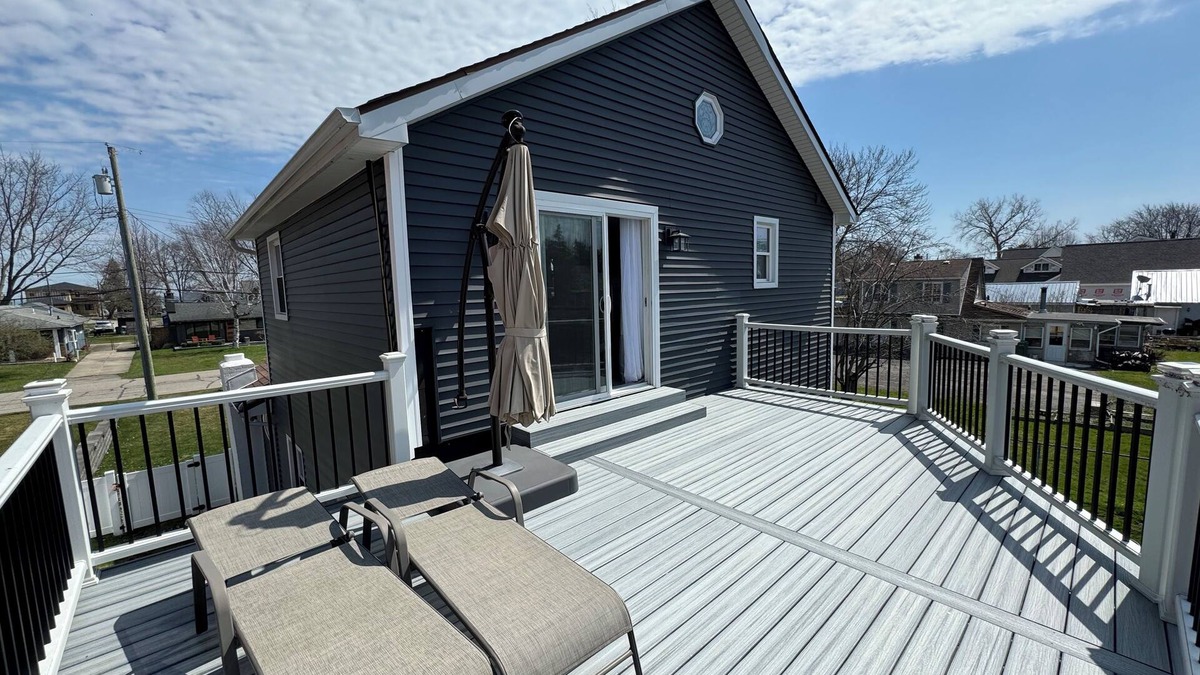 Harrison House | New & Fully Updated 2 & 2 Sleeps 6! With canal access to dock up to 70’ of boats