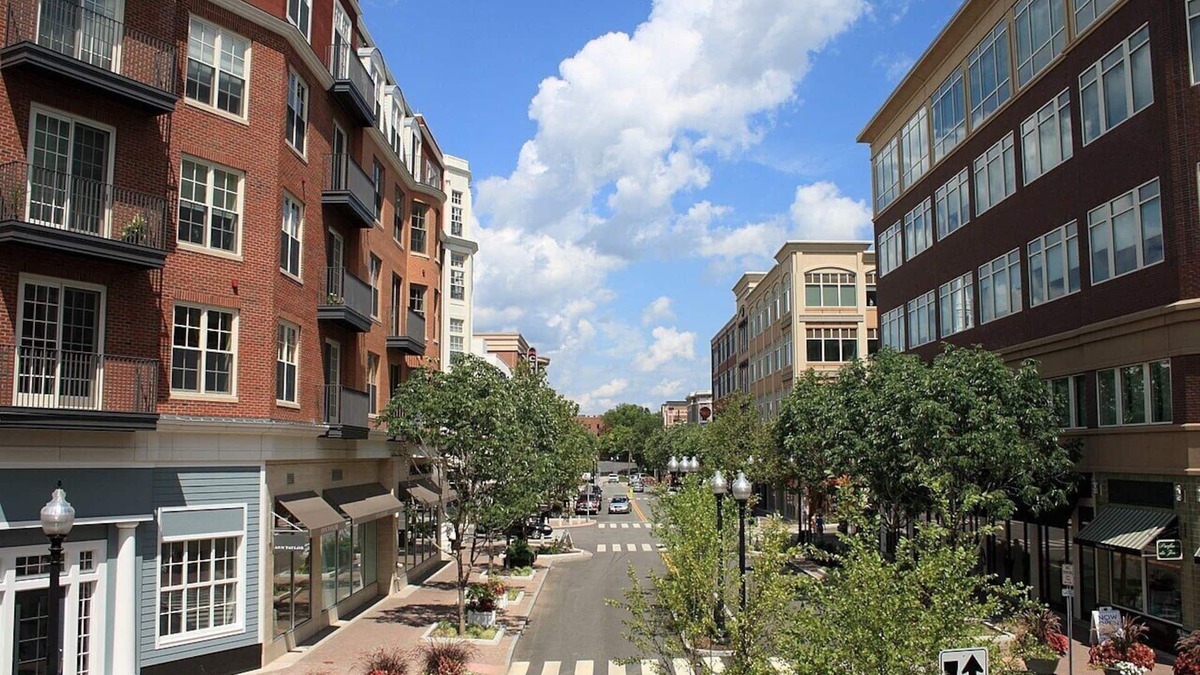 Newington Apartment | New Furnished Apt in West Hartford w/Parking and Central AC