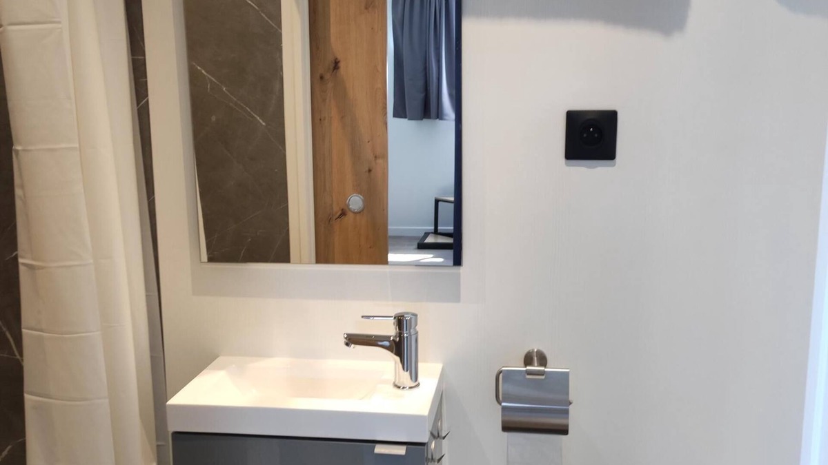 Teloche Apartment | New garden studio in the countryside.