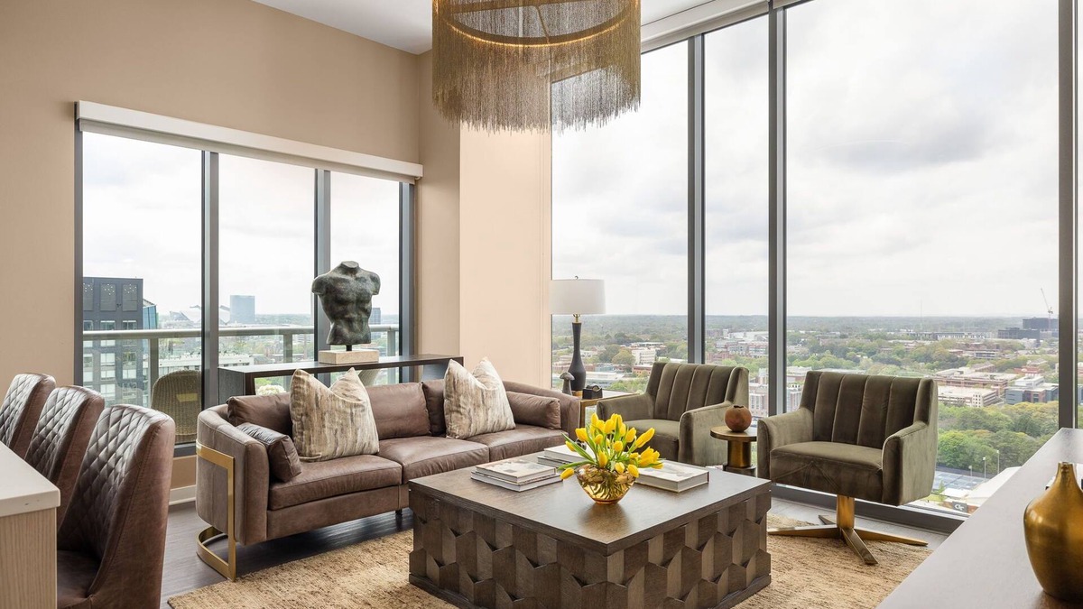 Midtown Apartment | *New* Goldfinger by Atlanta Luxury Rentals