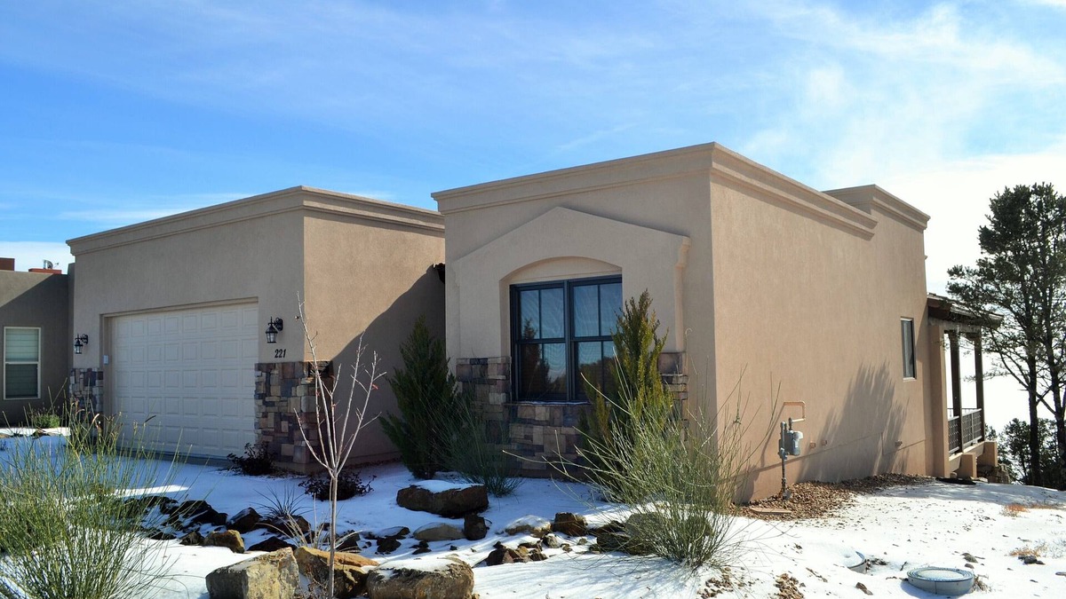 Alto House | New Golf Course House With Gorgeous Mountain Views
