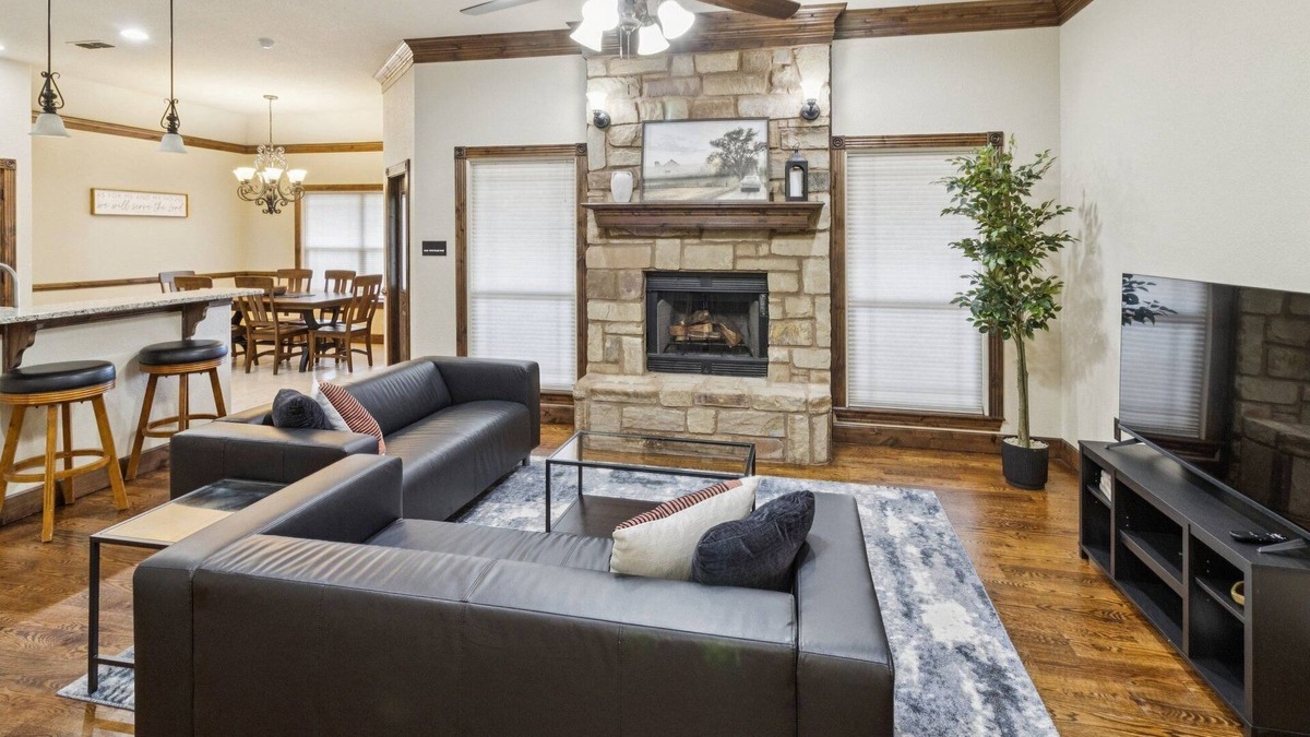 Abilene House | NEW! Gorgeous 4BR Dakota Springs Home