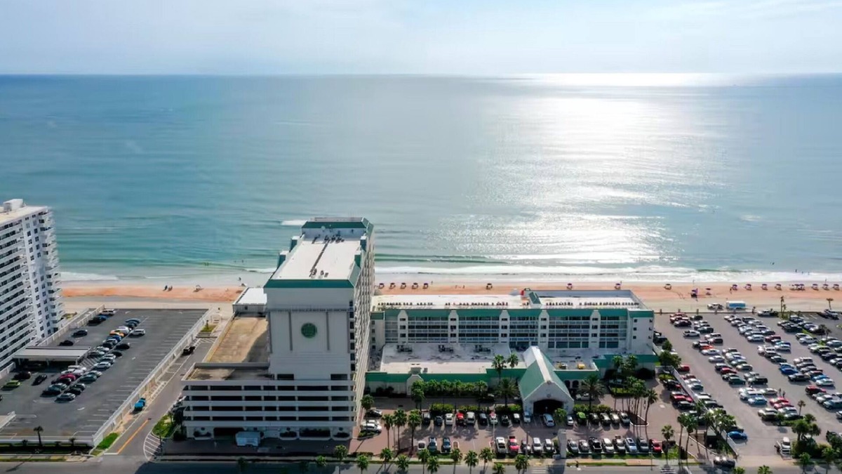 Ortona Park Apartment | NEW Gorgeous Ocean View Studio in Daytona Beach!