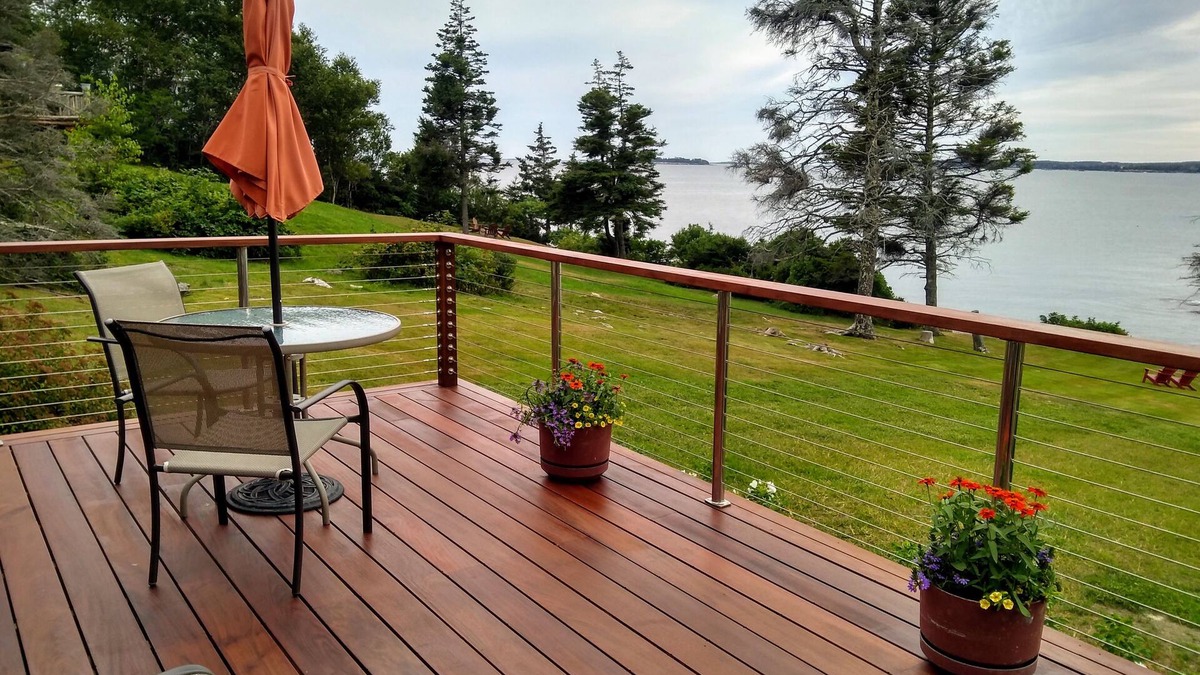 Pemaquid Point House | New Harbor/Pemaquid Point Oceanfront Cottage
