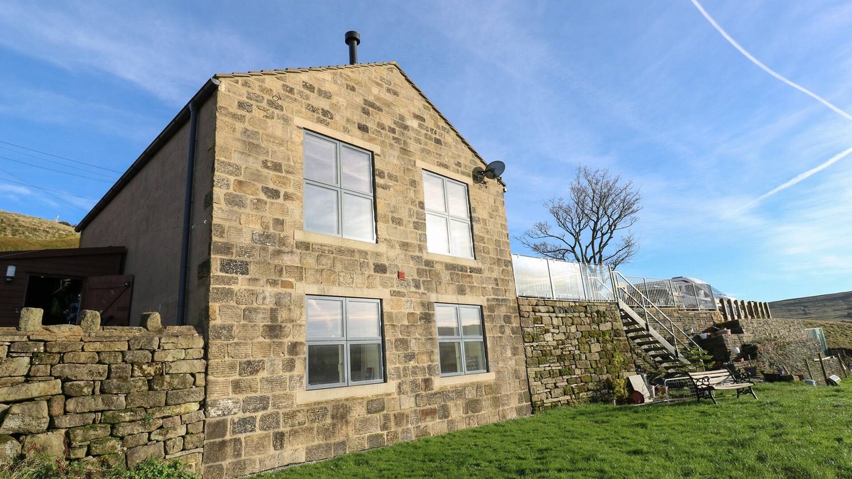 Oxenhope Cottage | NEW HEIGHTS, family friendly, character holiday cottage in Oxenhope