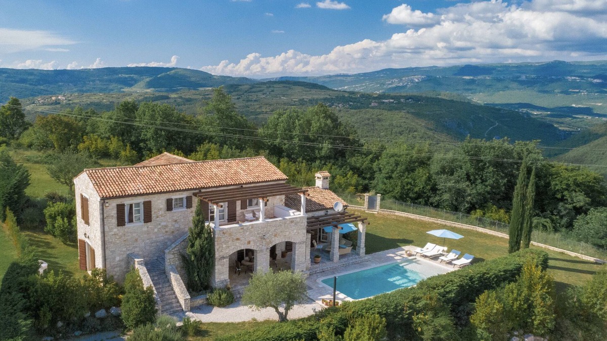 Buzet Villa | New, high quality stone villa with panoramic views - LAST MINUTE OFFERS!